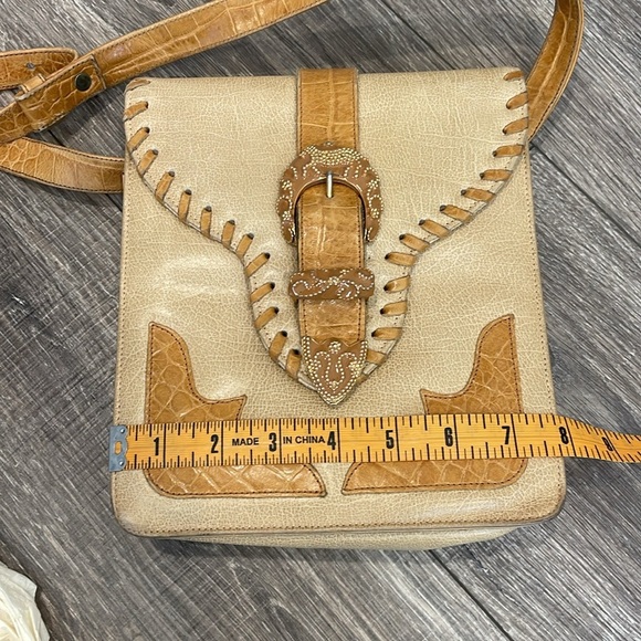 Buckle crossbody bag - Picture 7 of 8